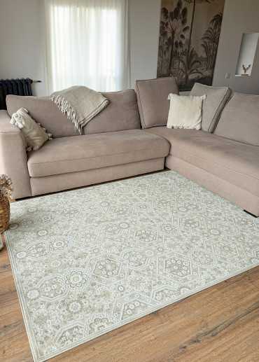 Tapis oriental vert beige...