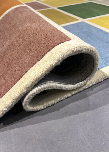 Tapis damier multicolore en laine fait main BURJA