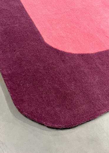Tapis en laine organique violet rose IZA