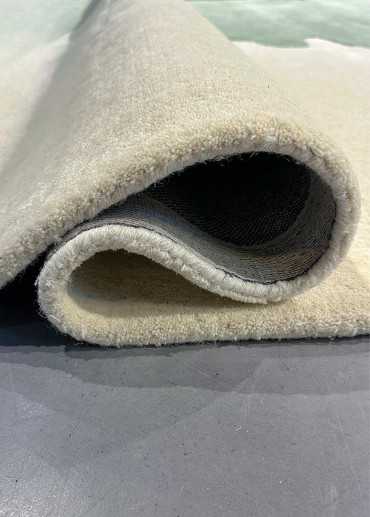 Tapis en laine vert d'eau crème fait main MURAY