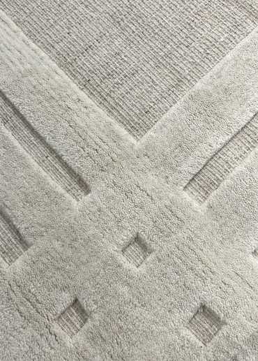 Tapis en laine asymétrique fait main GYPSE