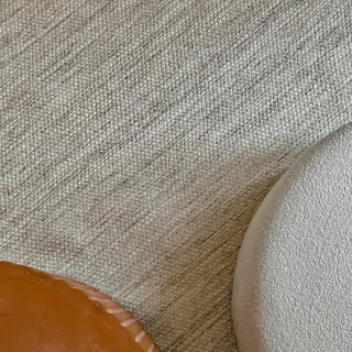 Notre tapis tendance en laine STOCKHOLM beige a fait son retour ! Réchauffez votre pièce et vos pieds cet hiver avec ce tapis fait main ❄️ 

#tapis #tapisenlaine #tapislaine #toutapis #deco #decoboheme